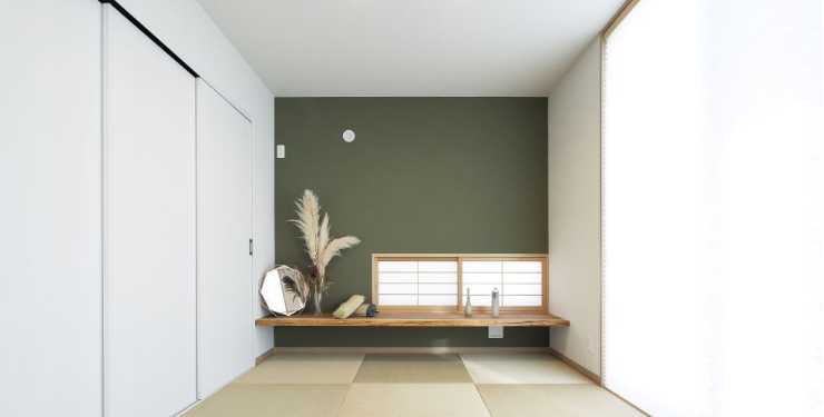 緑の室内壁が可愛い和室スペース