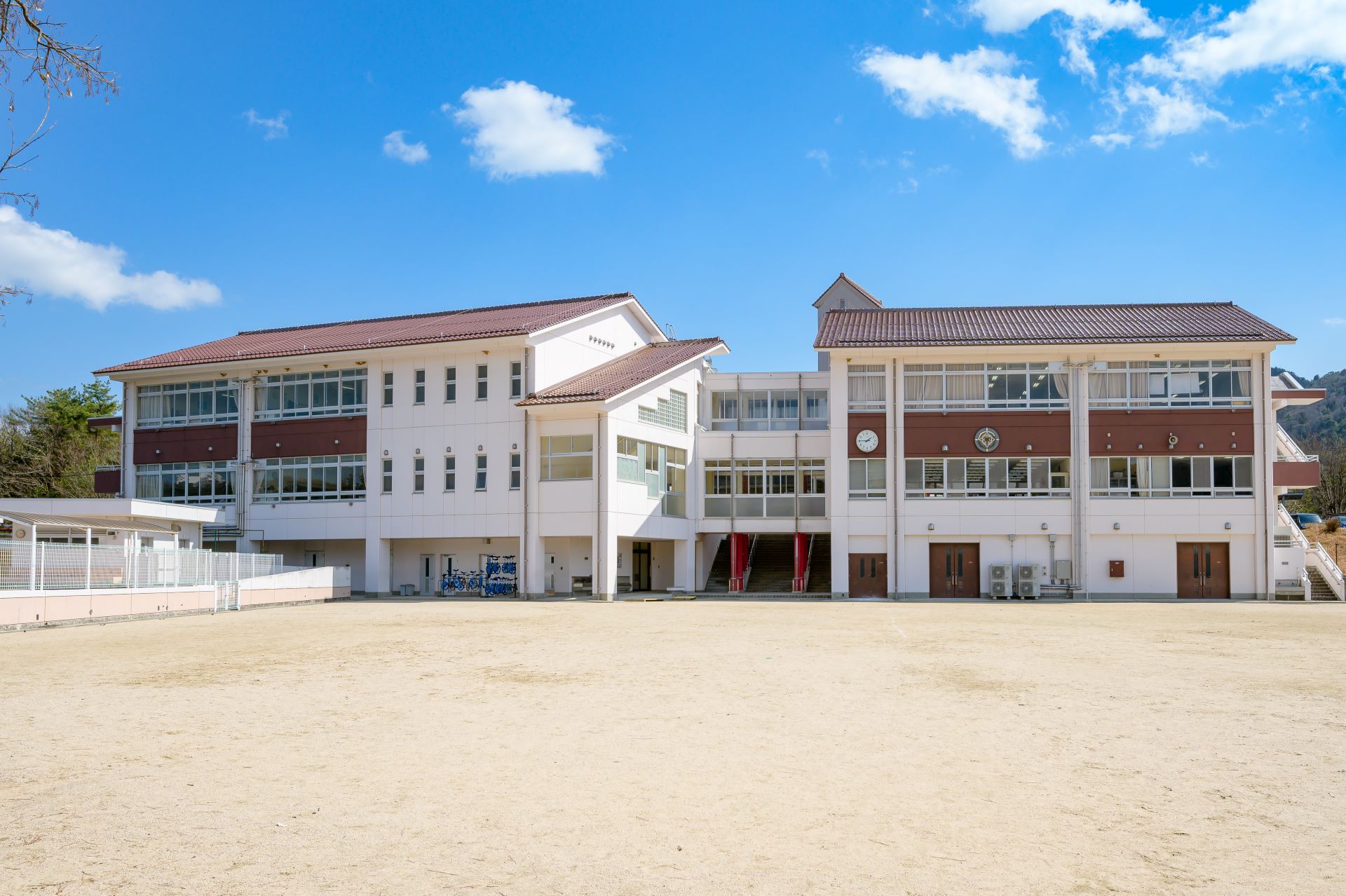 東広島市立三永小学校　約1400ｍ　徒歩18分